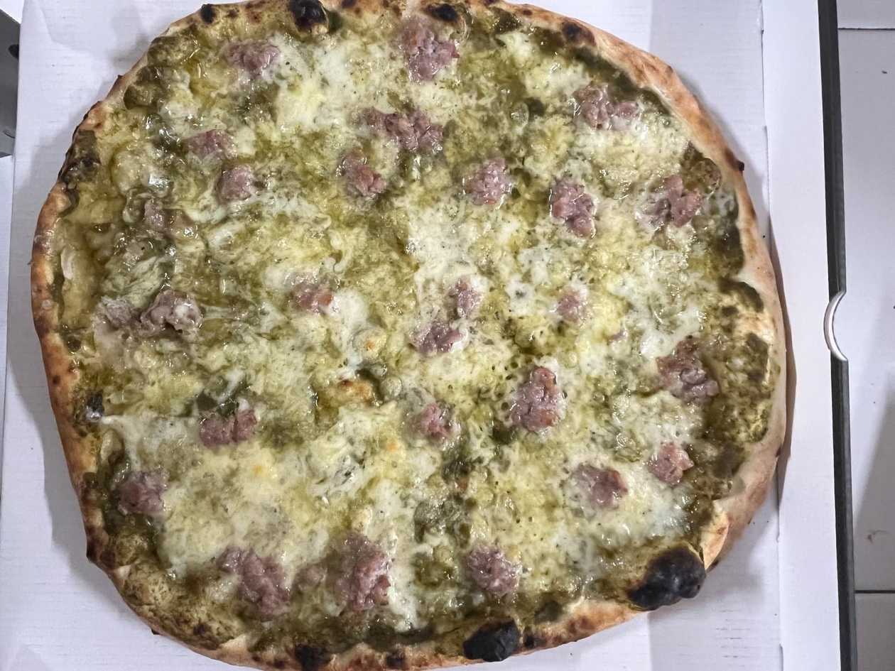 Pizza broccoli e salsiccia