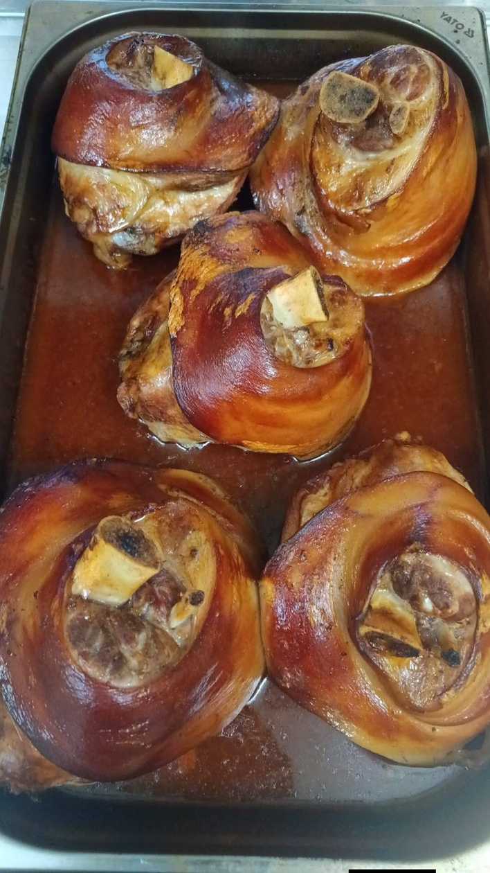 Ciolan de porc la cuptor