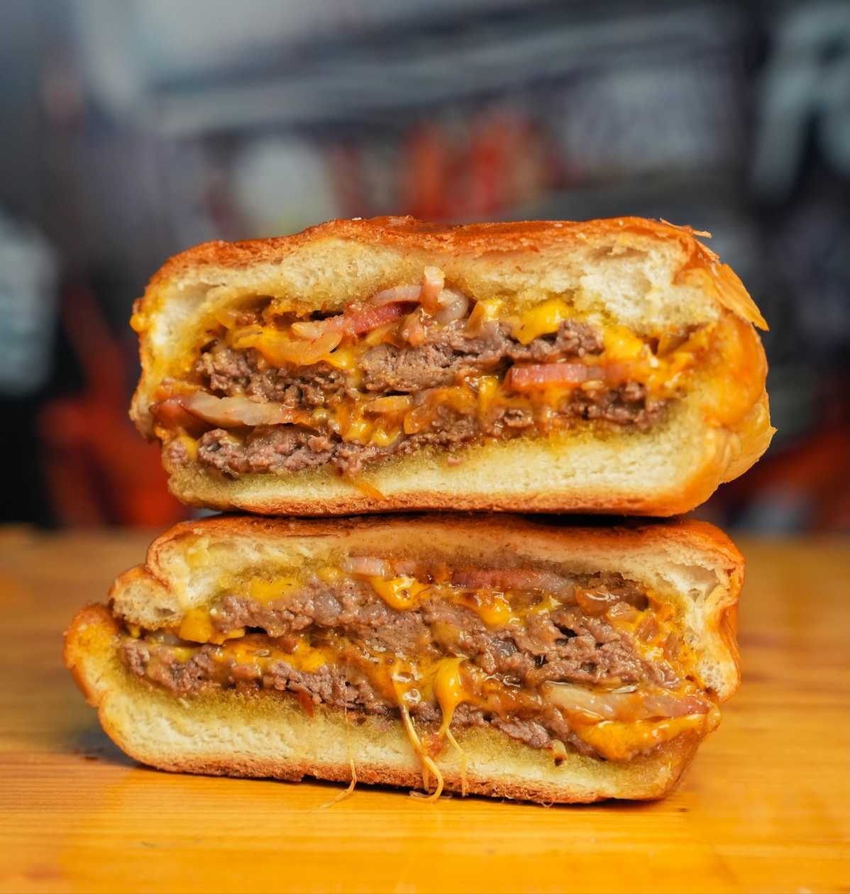 CHEESE & BACON SMASH x BUN