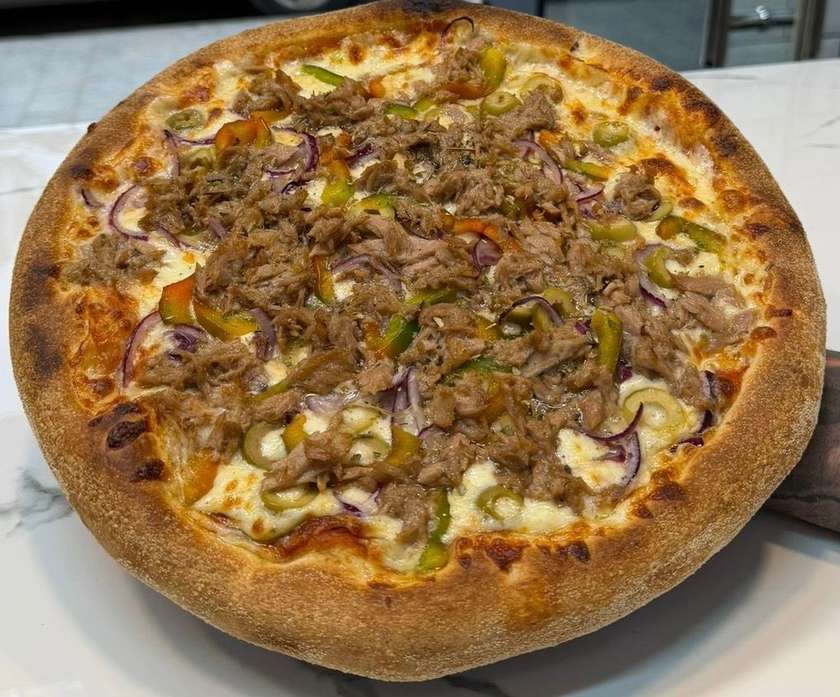 Tuna Pizza
