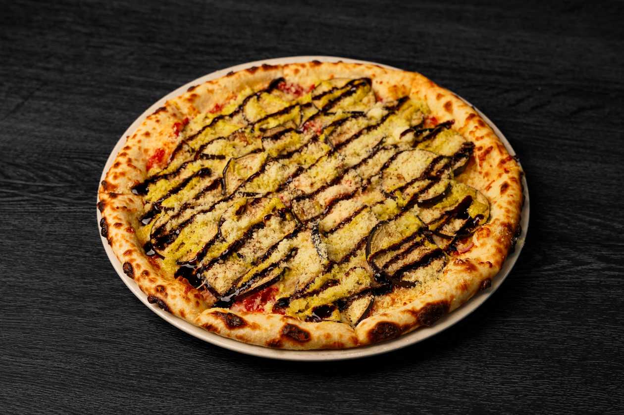 Pizza melanzane e acciughe