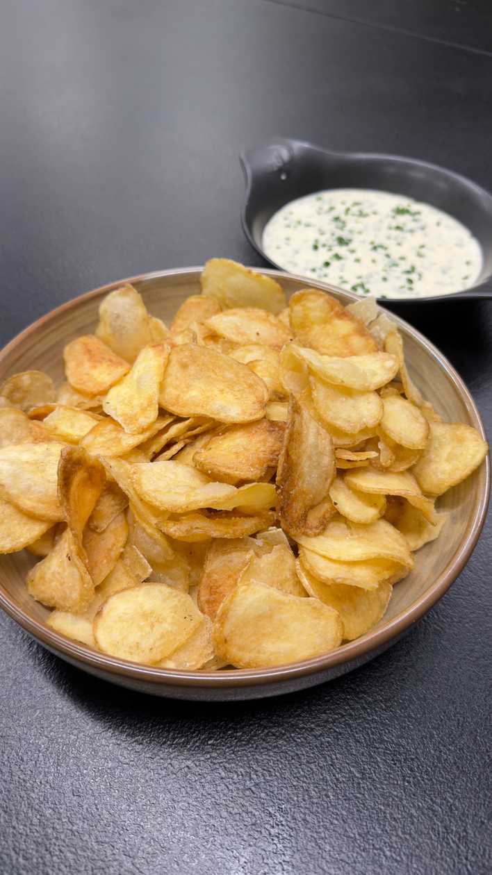 Chips di patate con fonduta di gorgonzola
