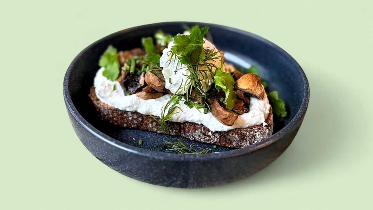 Labneh grybų skrebutis