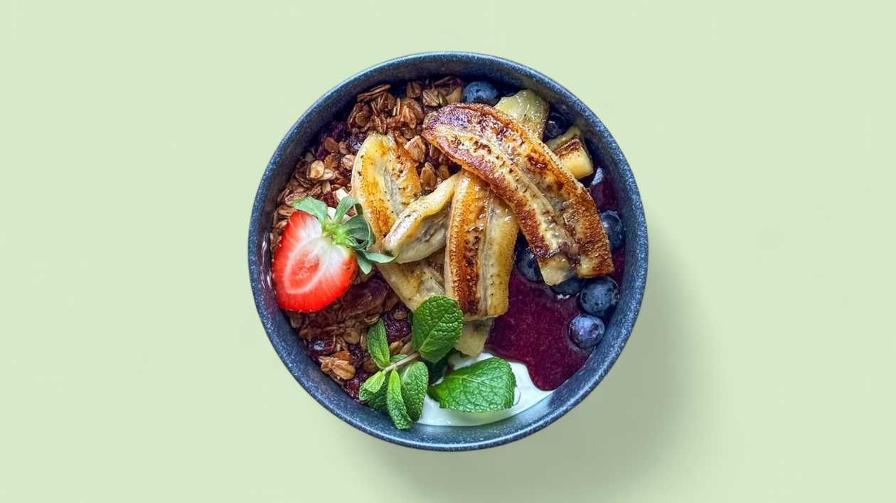 Granola bowl