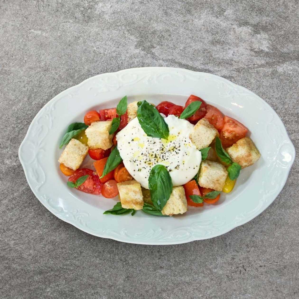 Letní salát Panzanella
