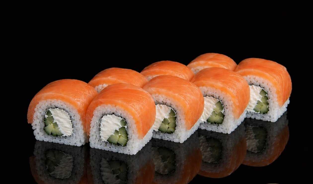Philadelphia Roll with Smoked Salmon