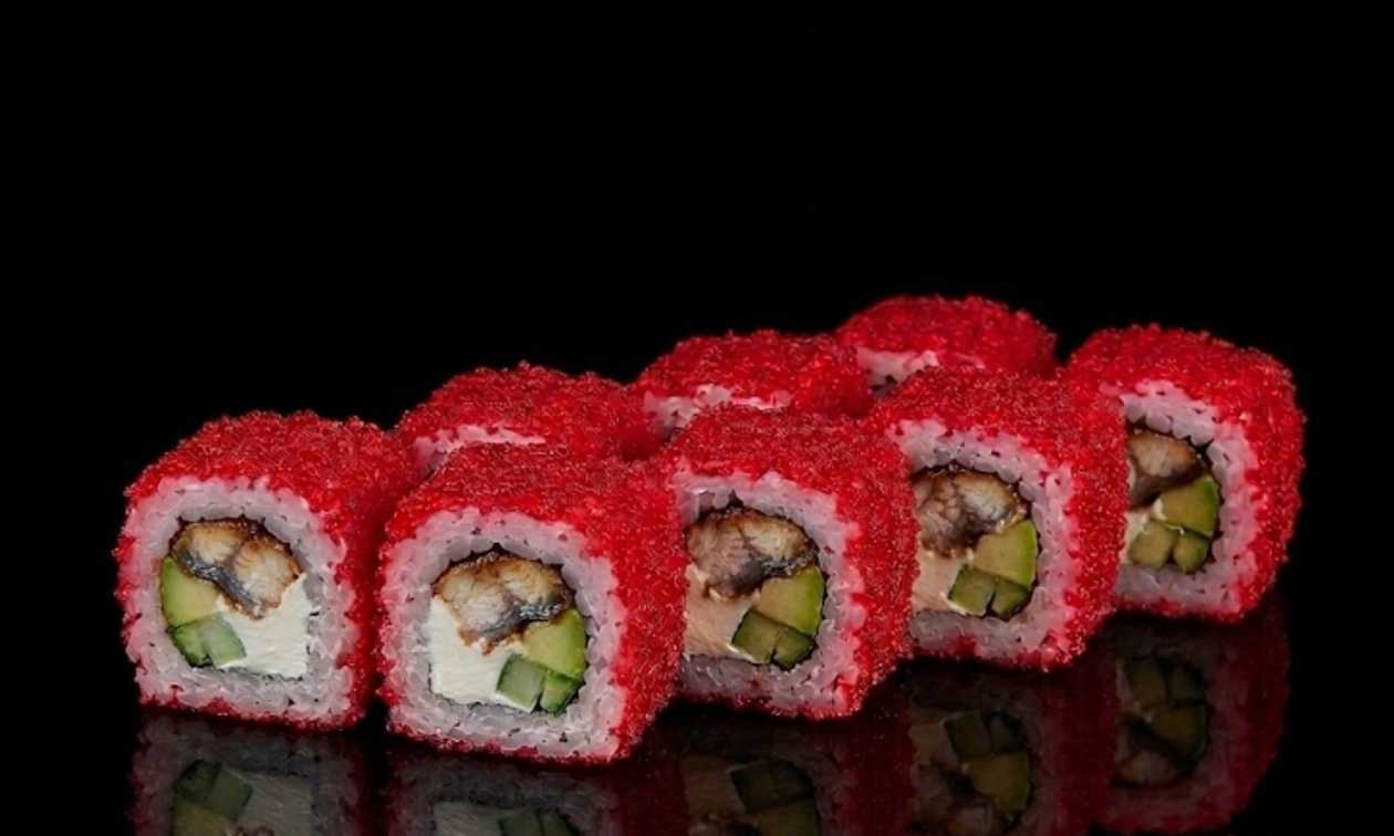 CALIFORNIA ROLL WITH EEL
