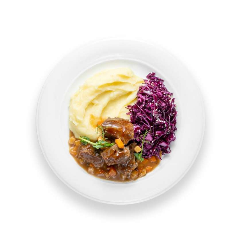 Beef cheeks stewed in red wine sauce