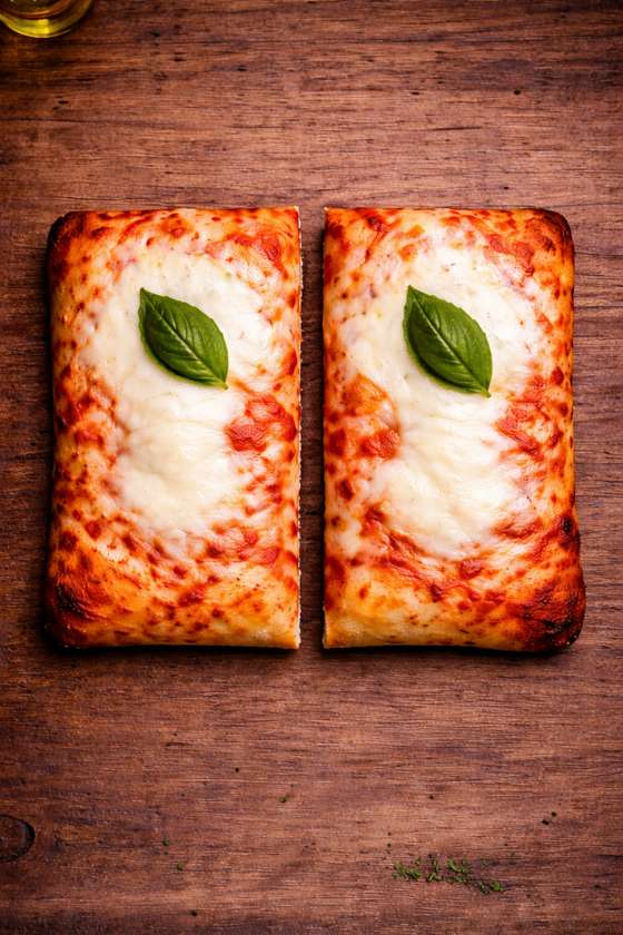 Pizza margherita (2 felii)