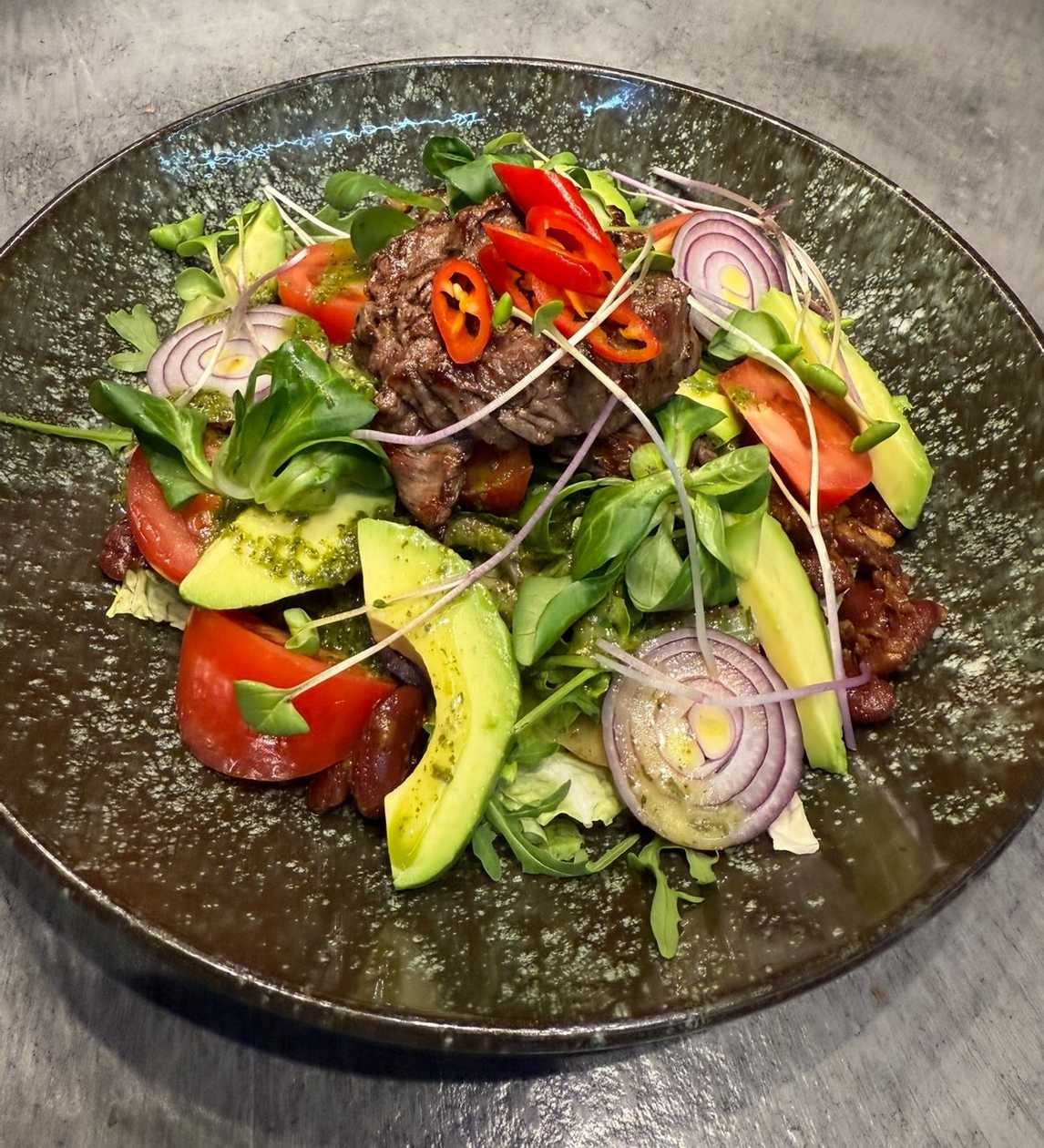 Salad with grilled beef
