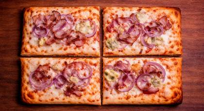 Pizza pancetta (4 felii)
