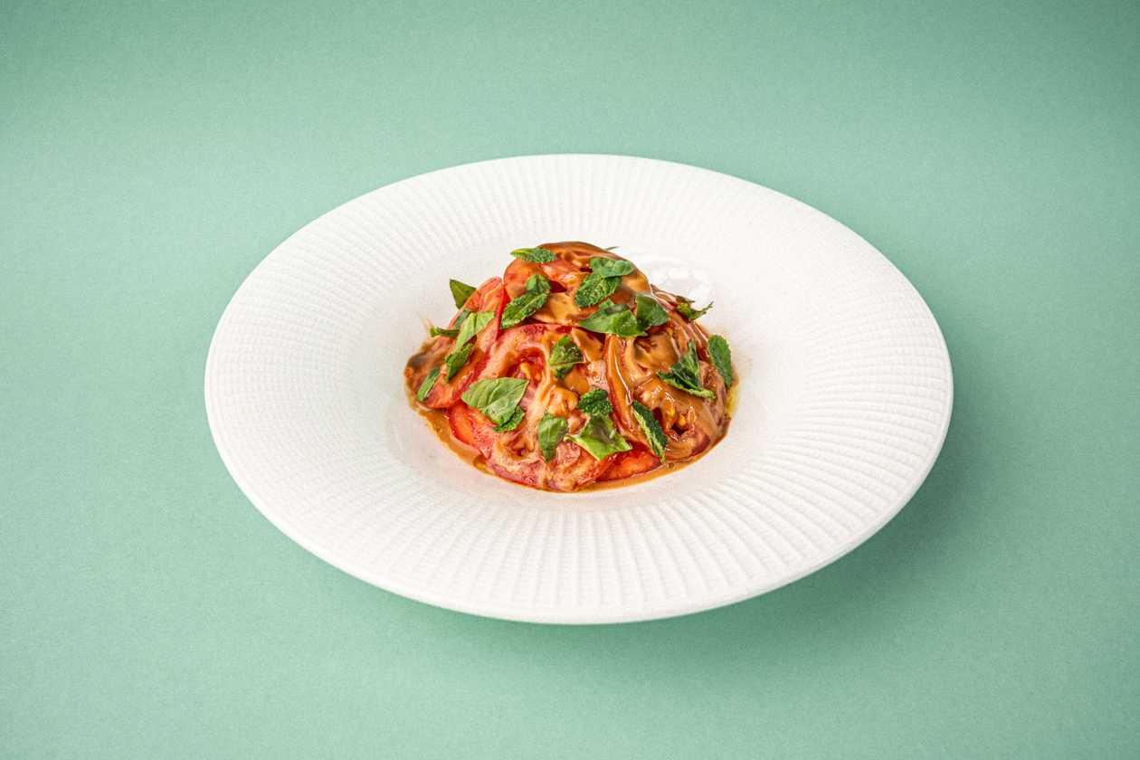 Salată de roșii cu pepene galben și ricotta