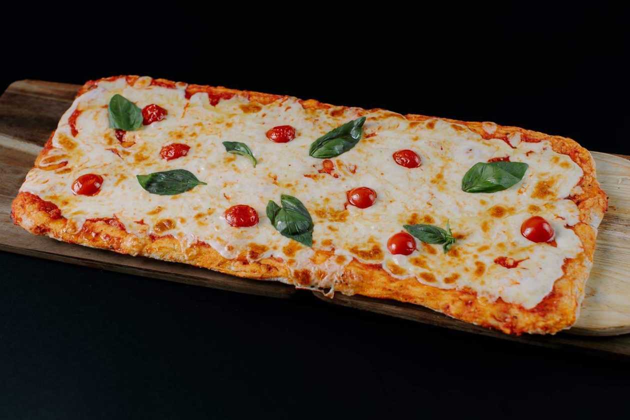Pizza Margherita la Metru