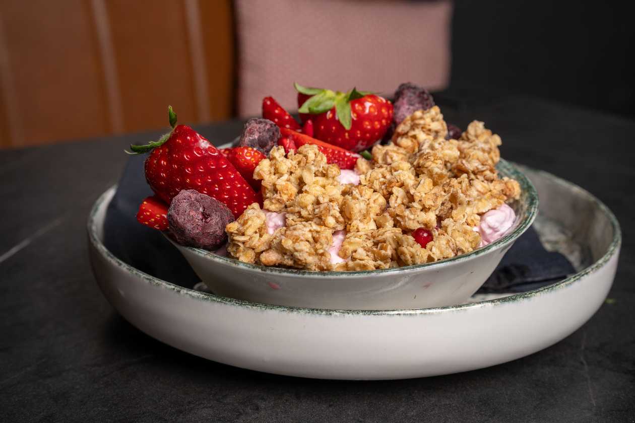 🍓🌴 Tropical Berry Bowl
