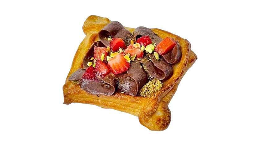 Dubai Layer Cake with Strawberries