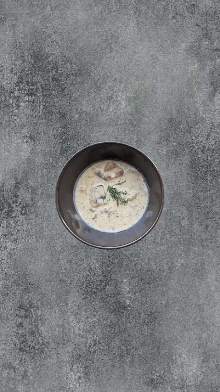 Kulajda with mushrooms and fresh dill