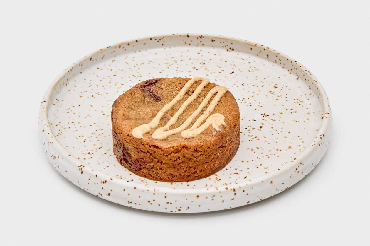 Stuffed Soft Cookie - Caramelized Hazelnut & White Chocolate