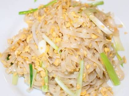 A33.7. Fried Rice Noodles with Egg and Vegetables