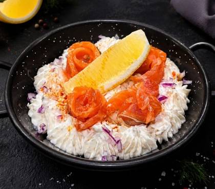 Salată de icre de crap & somon afumat