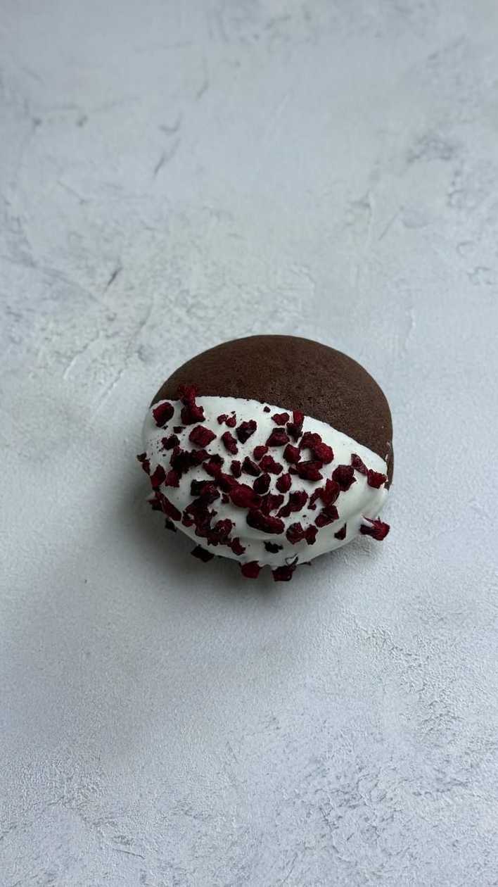 Cherry-Vanilla Whoopie Pie