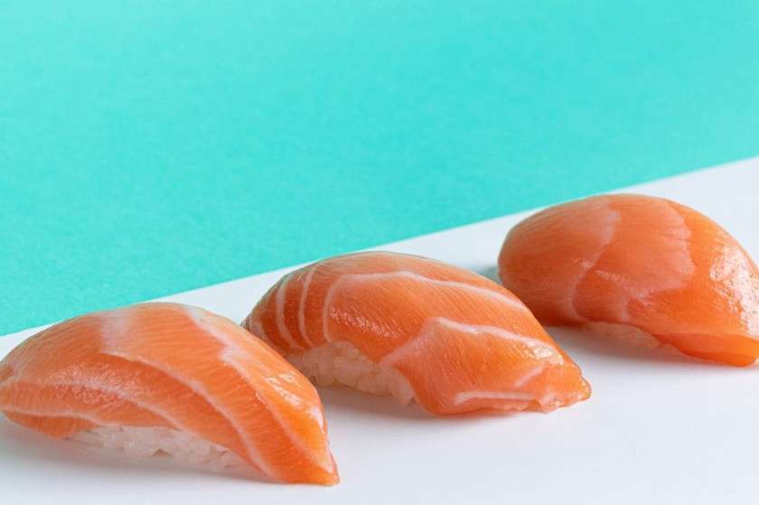 Nigiri z łososiem