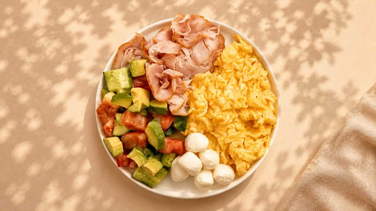 Light Turkey & Mozzarellini Scrambled