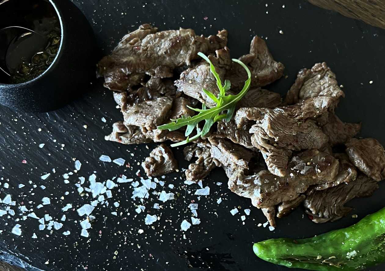 Grilled beef tenderloin slices