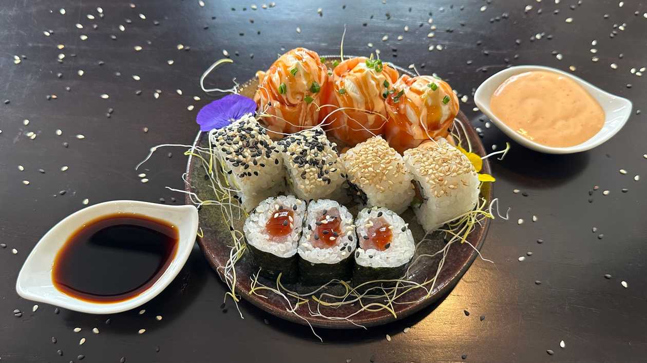 🎁 2x1 - Gunkan com 10 Peças Misturada Sushi