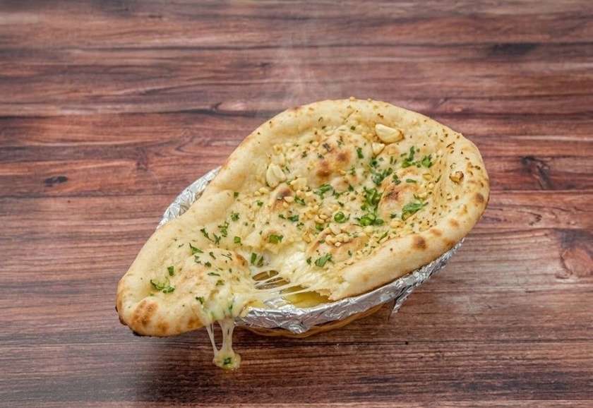 Naan de Alho e Queijo