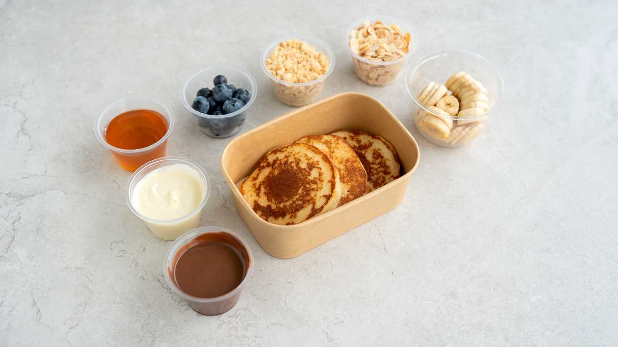 Pancakes Nutella - add your extra toppings