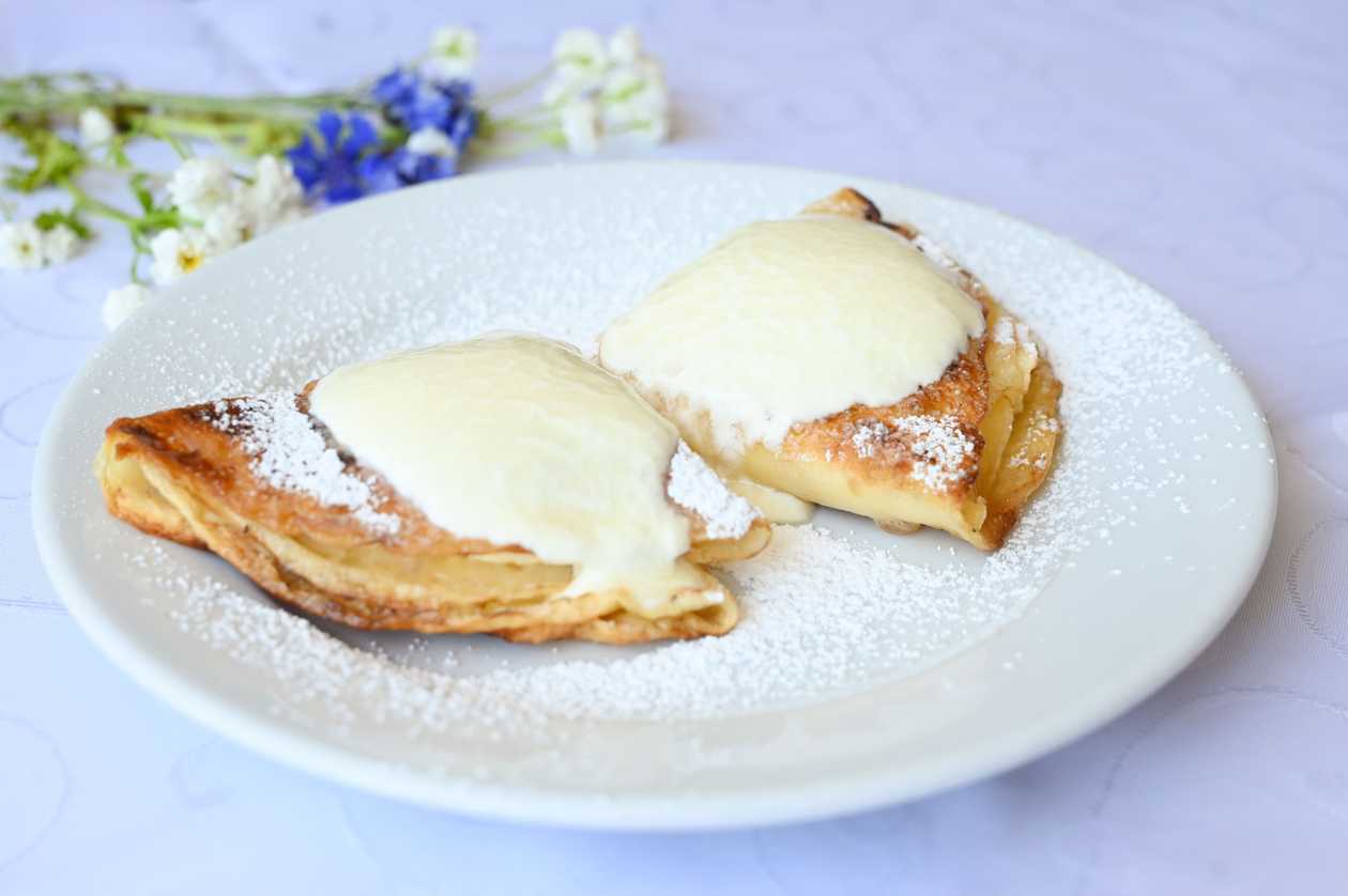 Crepes with Apples and Sugar
