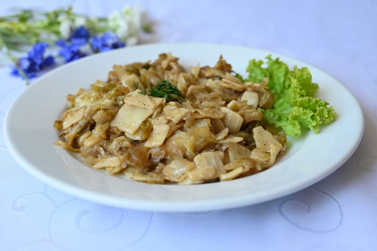 Łazanki (Flat Pasta) with Cabbage