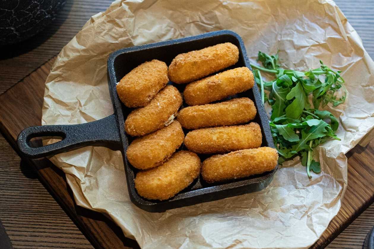 Varškės sūrio ir jalapeno spurgytės užkandis