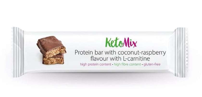 Protein bar with coconut-raspberry flavor with L-carnitine