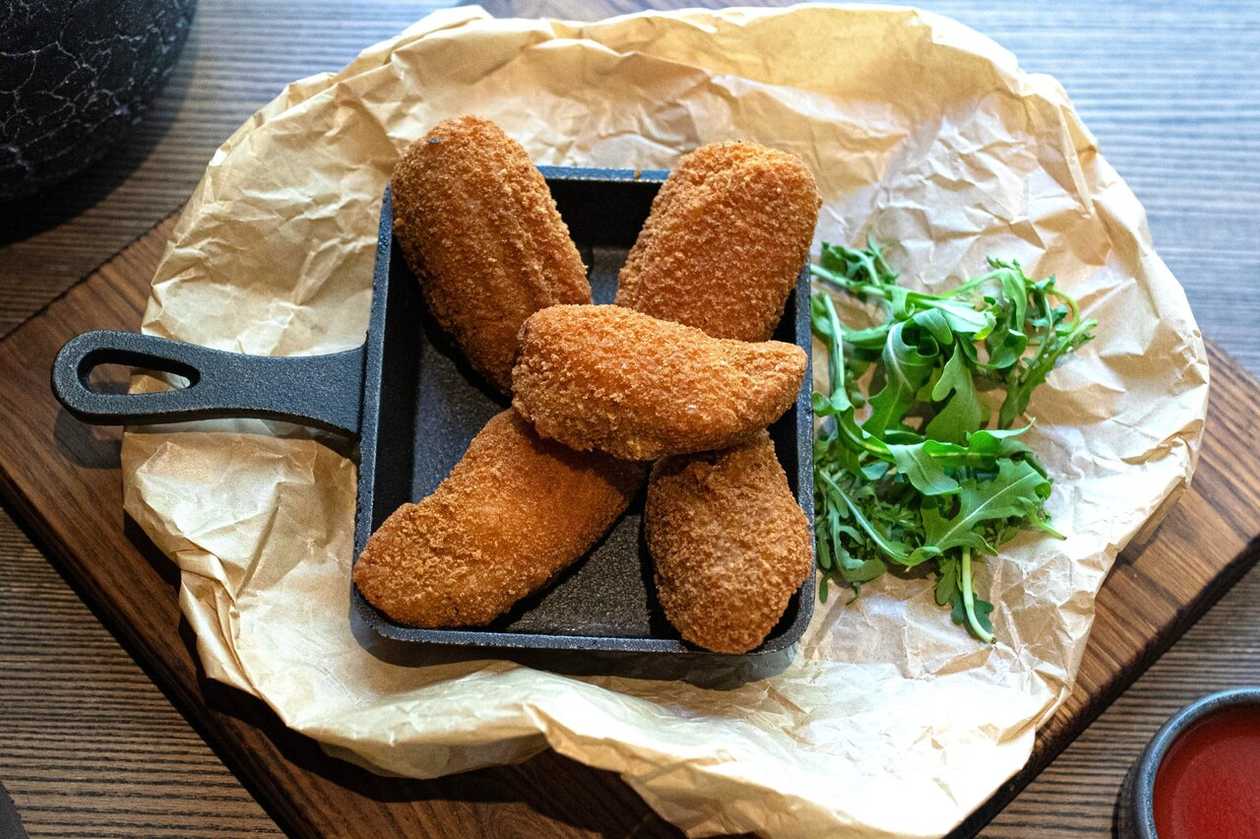 Čederio sūrio ir jalapeno spurgytės užkandis