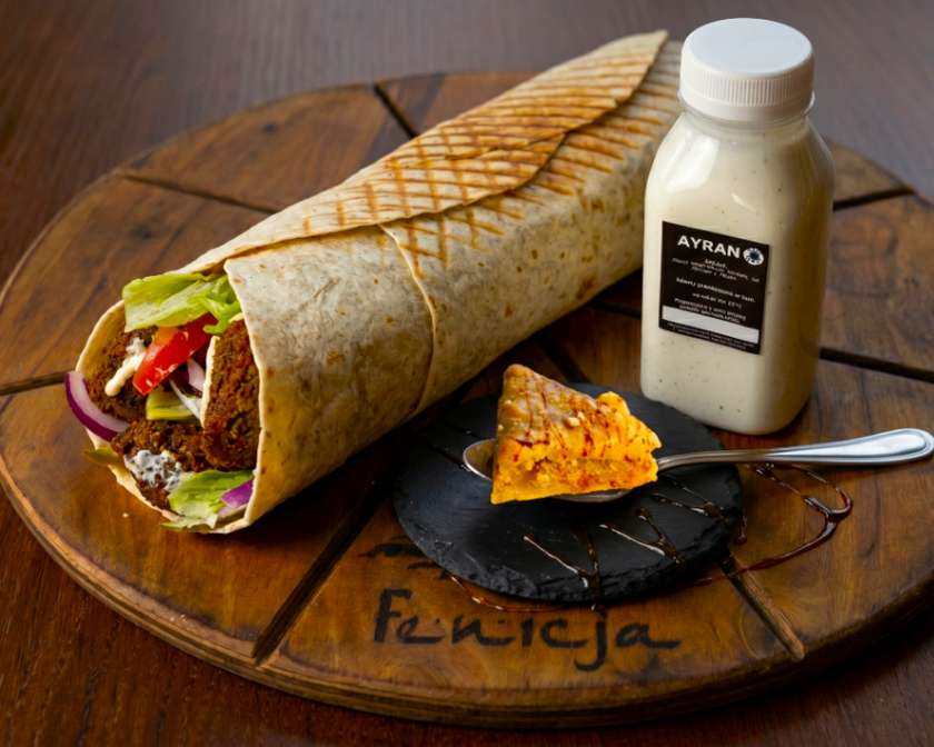 TORTILLA FALAFEL [MEGA, BAKLAWA ORZECHOWA, AYRAN]