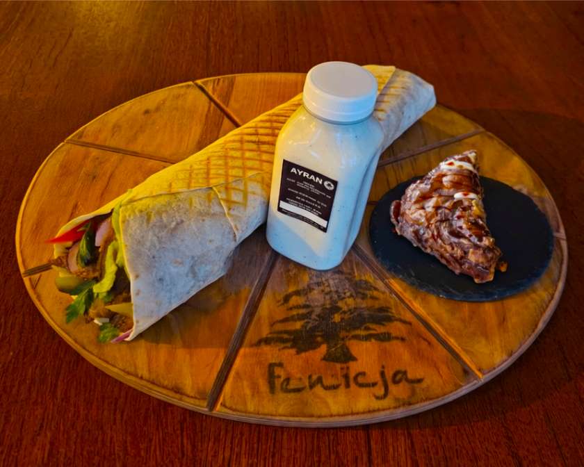TORTILLA KRAFT KEBAB WOŁOWO-BARANI [standard, baklawa czekoladowa, ayran]