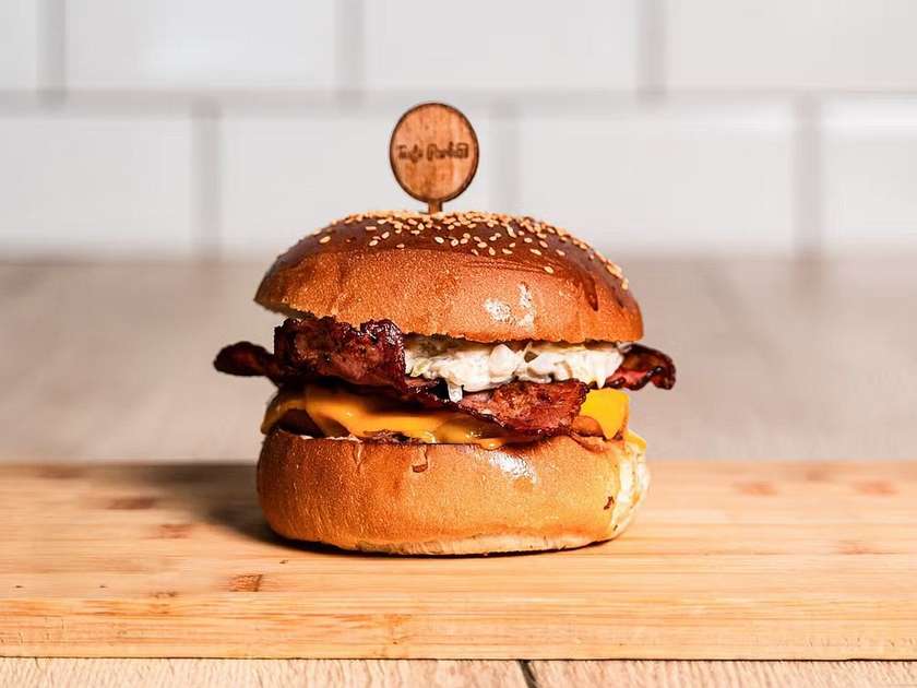 PULLED Beef Burger