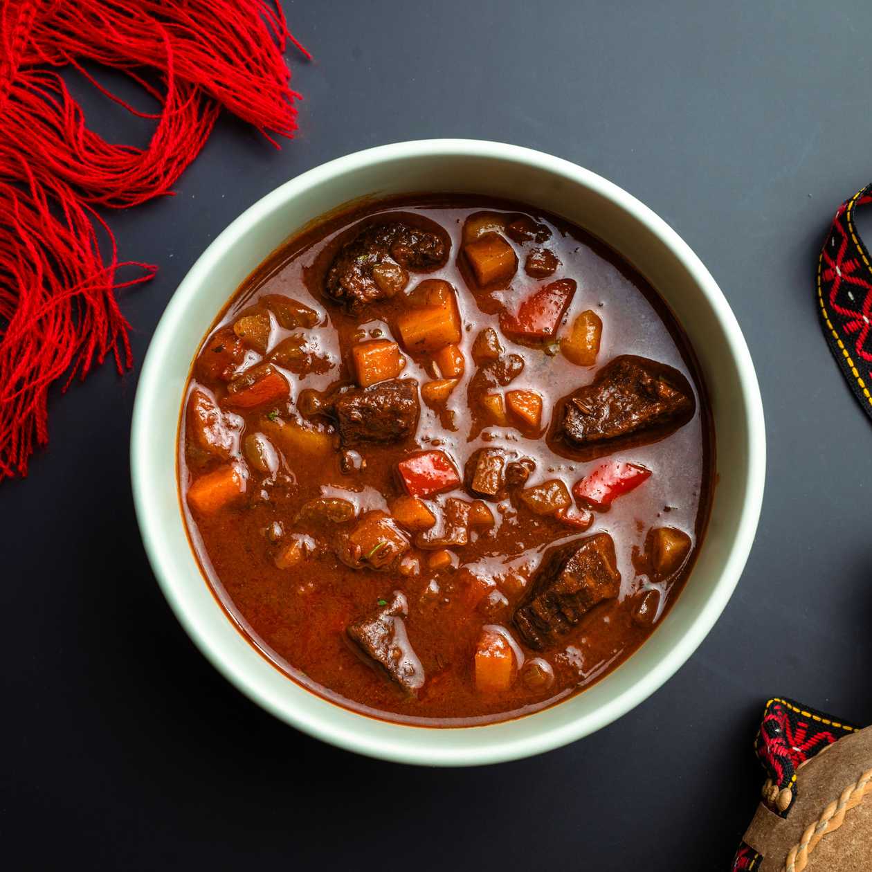 Gulaș de Vită Gătit Lent