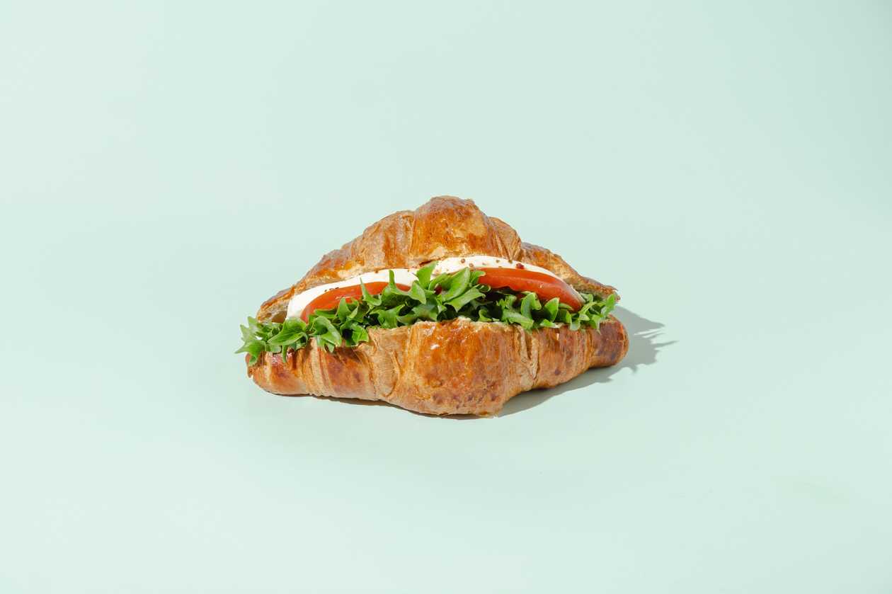 Tomato-mozzarella croissant 165g