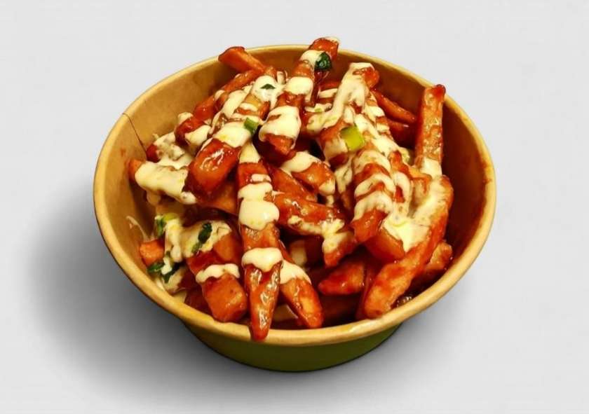 Crispy chili-potato-garlic sauce on top