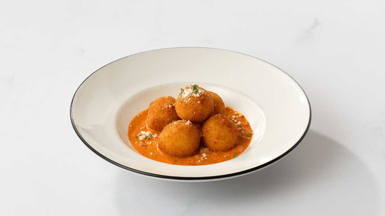 🆕 Arancini con Salsa