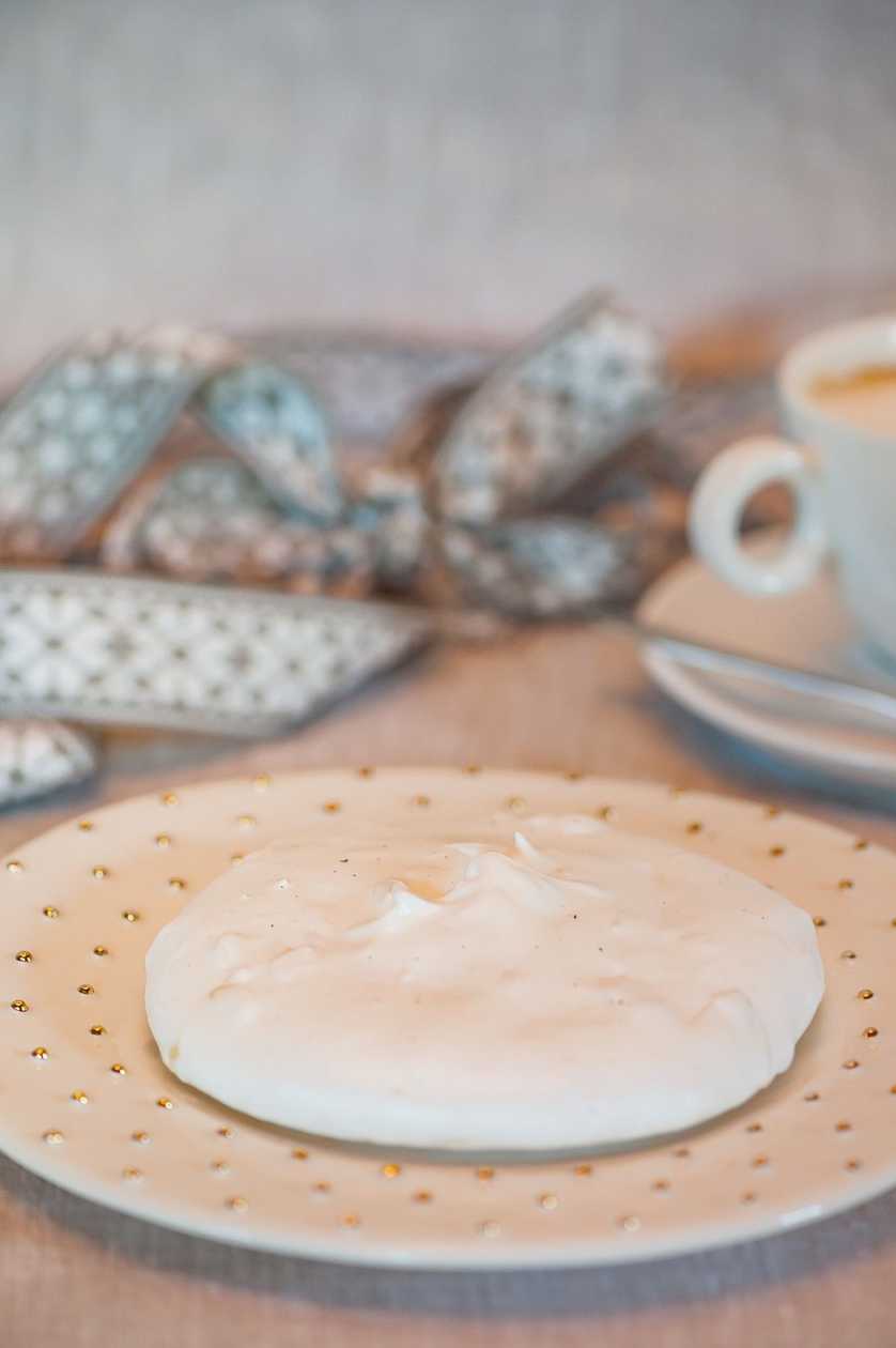 Sulīgais mandeļu bezē, 60g