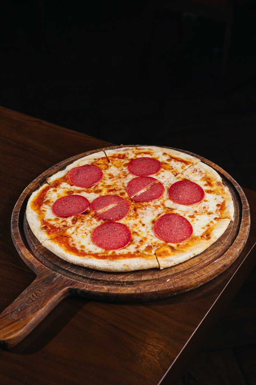 Salami Pizza