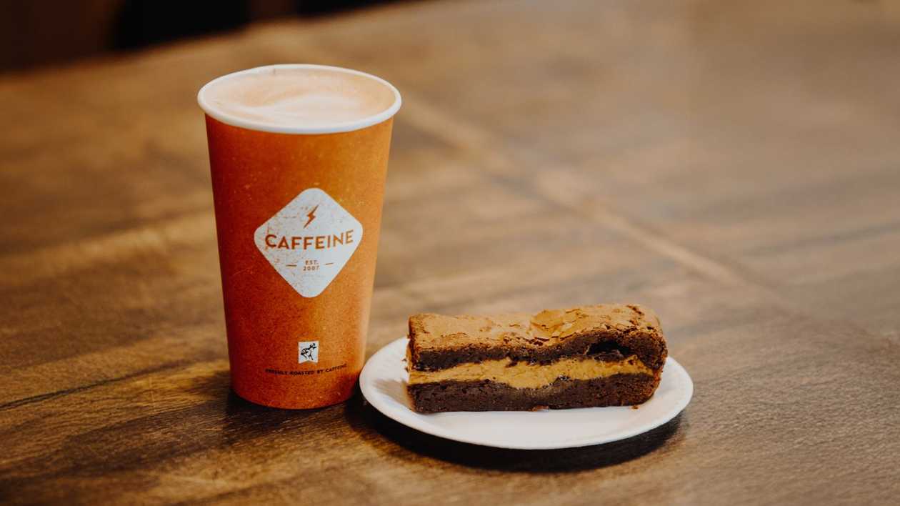 Cappuccino 470ml + Caramel brownie 1 pc. 110 years