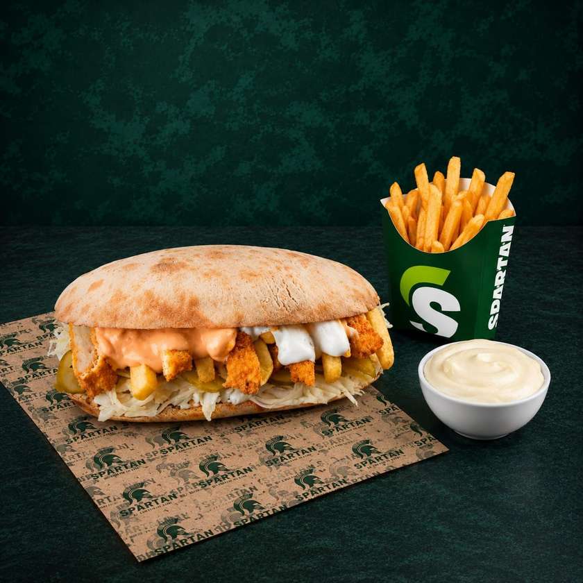Șnițel pita+ cartofi prajiti + sos