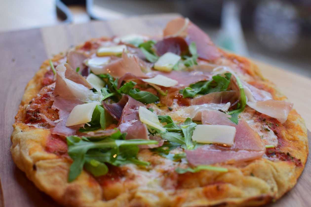 PROSCIUTTO PINSA