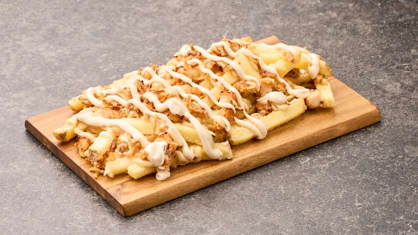 Fries with Chicken and Truffle Sauce