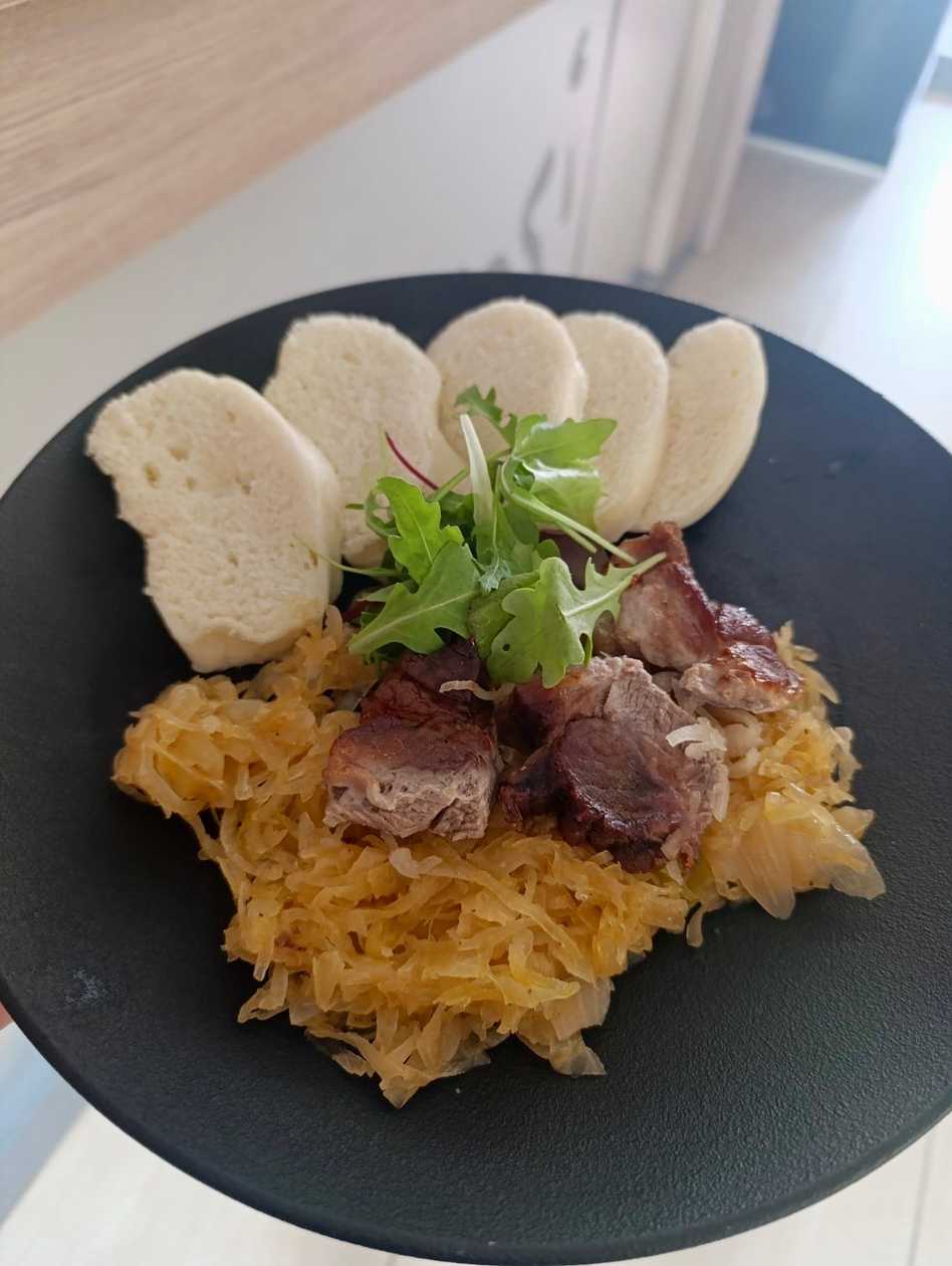 Moravian Sparrow with Steamed Dumplings (150g/200g) A/ 1