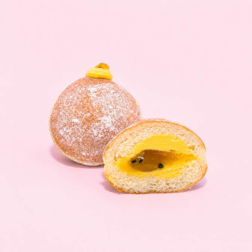 Gogoașă cu Mango și Fructul Pasiunii